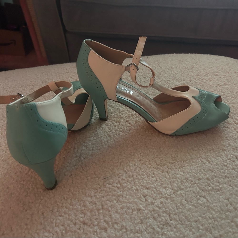 Chelsea Crew Vintage Heels- Teal and White